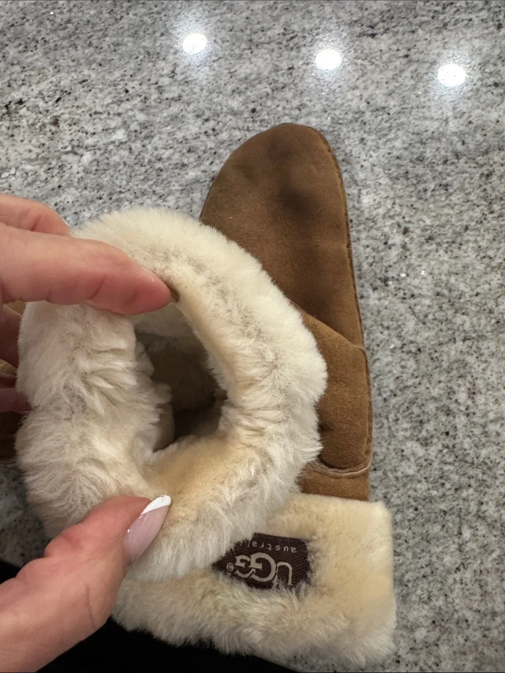 UGG Women’s Chestnut Shearling Lined Mittens